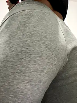 Snapshot of Catalina244 chatting on 10/29/25, 02:47 Catalina244 online show from 10/29/25, 02:47