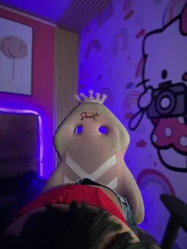 Maryana LS online show from 10/28/25, 01:58