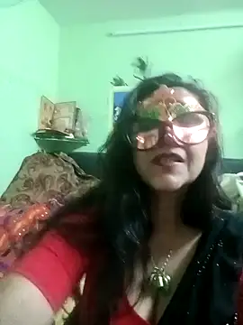 Snapshot of LOVE__RANI chatting on 11/07/25, 12:38 LOVE RANI online show from 11/07/25, 12:38