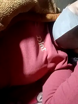 yoyo-mi online show from 11/25/25, 03:28