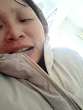 yoyo-mi online show from 12/04/25, 03:05