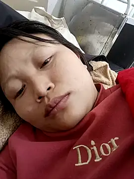 yoyo-mi online show from 12/05/25, 01:14