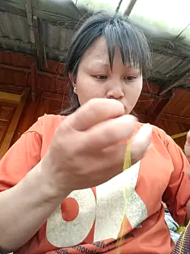 yoyo-mi online show from 05/08/26, 12:16