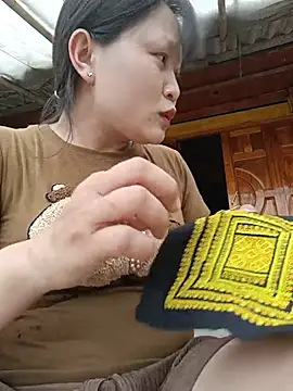 yoyo-mi online show from 05/18/26, 04:18