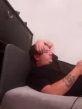 botlikroli online show from 10/28/25, 03:58