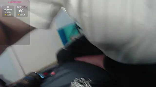 Moon foxes online show from 01/13/26, 11:37