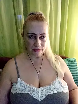 Snapshot of Esenia505 chatting on 01/17/26, 07:57 Esenia505 online show from 01/17/26, 07:57