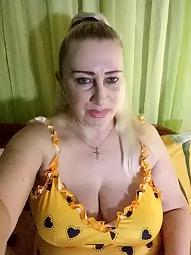 Snapshot of Esenia505 chatting on 01/31/26, 07:11 Esenia505 online show from 01/31/26, 07:11