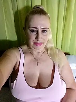 Snapshot of Esenia505 chatting on 02/21/26, 07:59 Esenia505 online show from 02/21/26, 07:59