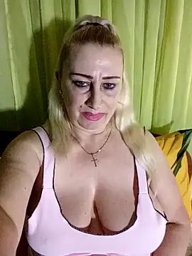 Snapshot of Esenia505 chatting on 02/23/26, 04:37 Esenia505 online show from 02/23/26, 04:37