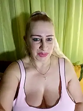 Snapshot of Esenia505 chatting on 02/24/26, 05:05 Esenia505 online show from 02/24/26, 05:05