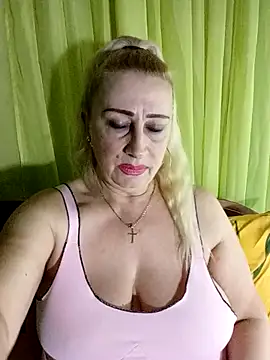 Snapshot of Esenia505 chatting on 02/28/26, 07:42 Esenia505 online show from 02/28/26, 07:42