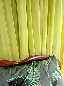 Snapshot of Esenia505 chatting on 03/02/26, 07:43 Esenia505 online show from 03/02/26, 07:43