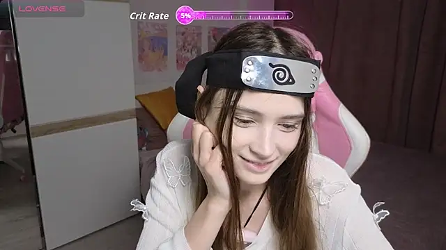 Snapshot of Hana_Flo_ chatting on 11/04/25, 01:54 Hana Flo online show from 11/04/25, 01:54