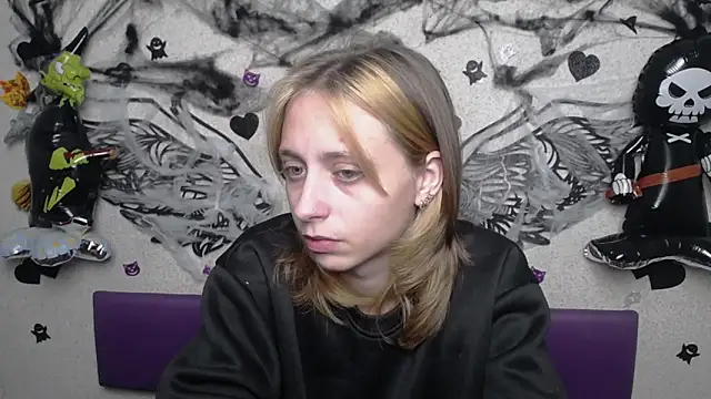 TracyLll online show from 10/29/25, 02:41