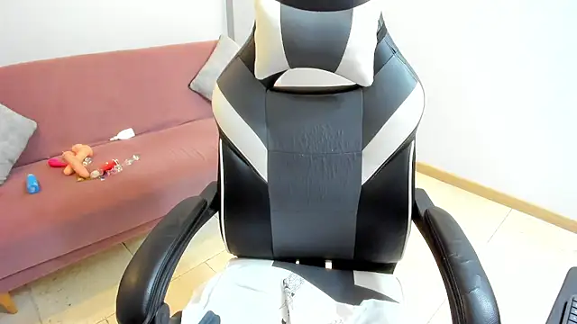 Julietta01 online show from 11/08/25, 03:07