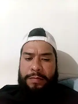 Snapshot of franck10E chatting on 03/31/26, 02:35 franck10E online show from 03/31/26, 02:35