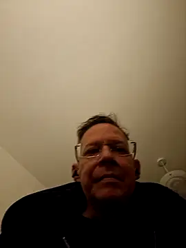 English1976 online show from 10/28/25, 06:54