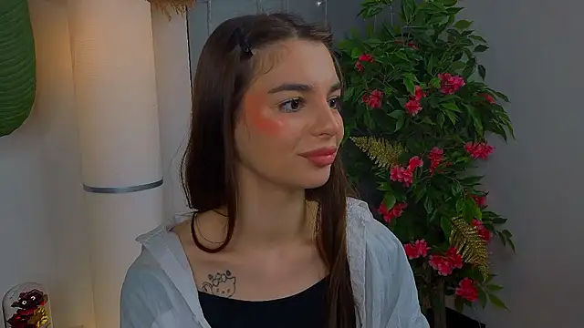 LauraHansil online show from 03/08/26, 02:26