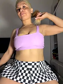 Romy-R-O online show from 12/19/25, 03:24