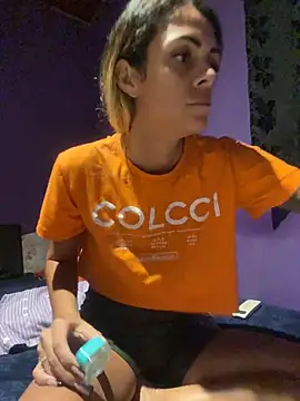 Snapshot of sabrinaneves chatting on 07/17/26, 11:42 sabrinaneves online show from 07/17/26, 11:42