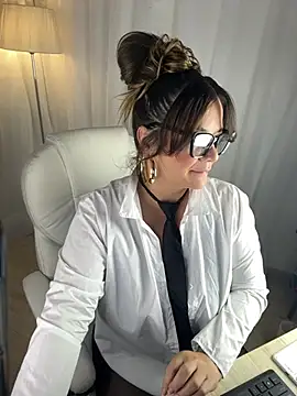 best secret online show from 04/10/26, 10:20