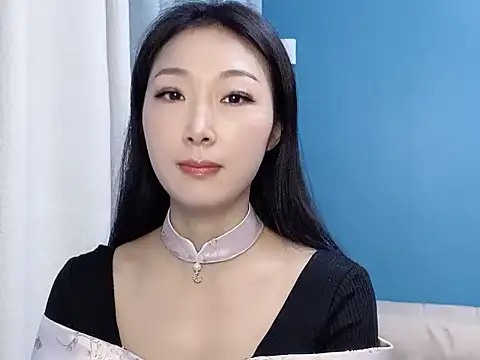 ella55-- online show from 11/17/25, 03:45