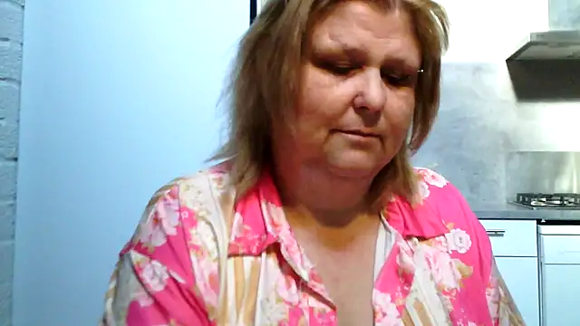 Sylviastar46 online show from 03/02/26, 09:27