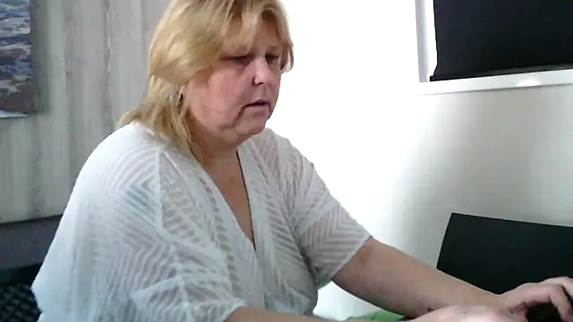 Sylviastar46 online show from 03/28/26, 08:47