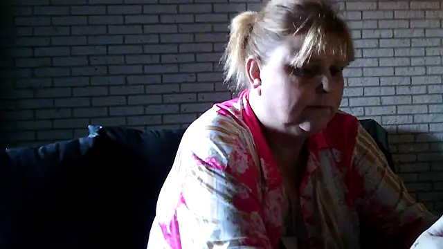 Sylviastar46 online show from 04/07/26, 07:09