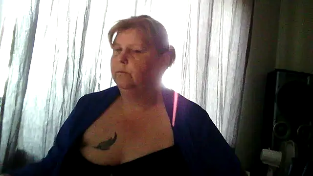 Snapshot of Sylviastar46 chatting on 06/07/26, 03:49 Sylviastar46 online show from 06/07/26, 03:49