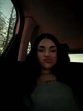 Snapshot of babygirllilly chatting on 10/29/25, 02:19 babygirllilly online show from 10/29/25, 02:19