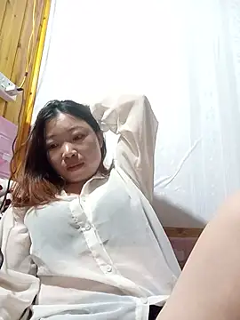 julybe online show from 06/05/26, 03:18