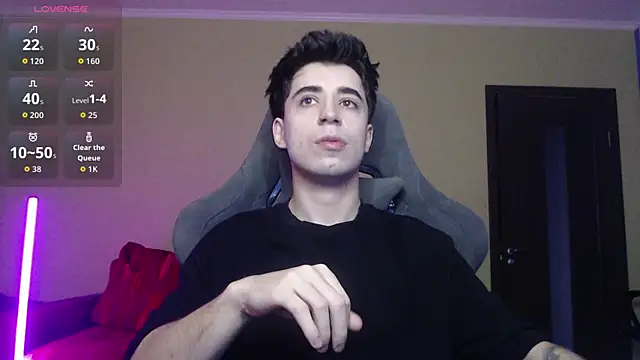 Yofukashii online show from 11/19/25, 09:09