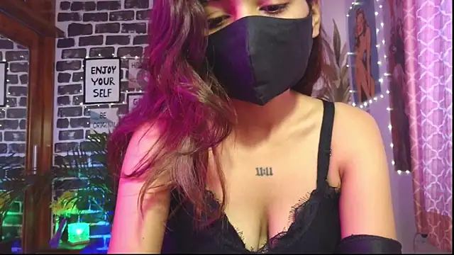 Saloni9 online show from 04/05/26, 02:31