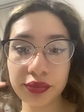 Snapshot of vanessa-242424 chatting on 11/19/25, 12:10 vanessa-242424 online show from 11/19/25, 12:10