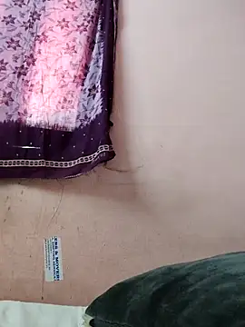 pujapujarrrr online show from 11/04/25, 08:35