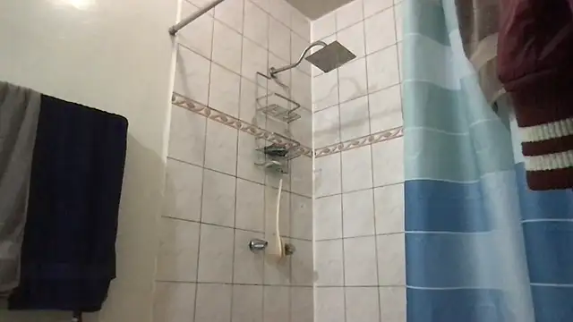 ezrah23 online show from 12/16/25, 04:34