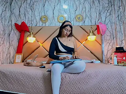 CATTA GARCIA online show from 12/19/25, 01:40