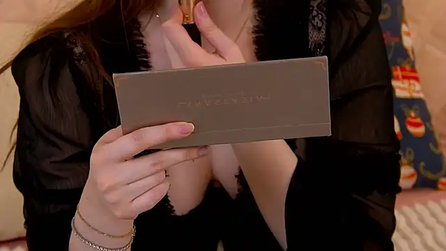 VickiBanx online show from 12/19/25, 04:19