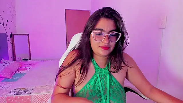 Luna Jonnes1 online show from 04/02/26, 06:27