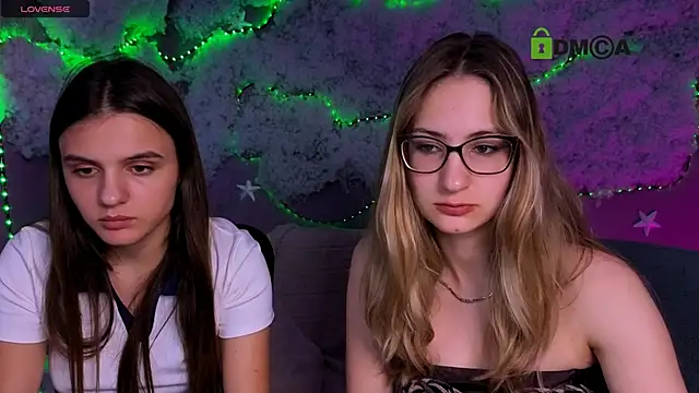 lisa dark  online show from 05/22/26, 08:25
