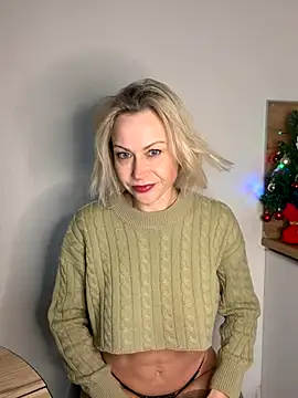 Snapshot of Elle_Milfa chatting on 12/15/25, 10:52 Elle Milfa online show from 12/15/25, 10:52