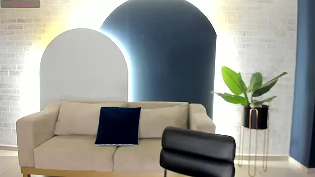 BellaConnorX online show from 05/12/26, 04:42