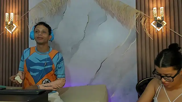 Snapshot of DamianandEva chatting on 05/04/26, 12:56 DamianandEva online show from 05/04/26, 12:56