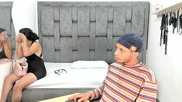 Snapshot of DamianandEva chatting on 07/23/26, 01:09 DamianandEva online show from 07/23/26, 01:09
