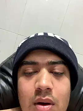 Snapshot of FlashyOcean53 chatting on 01/08/26, 11:23 FlashyOcean53 online show from 01/08/26, 11:23