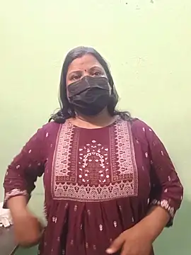 Snapshot of tamil_Nithya_J chatting on 05/20/26, 04:35 tamil Nithya J online show from 05/20/26, 04:35