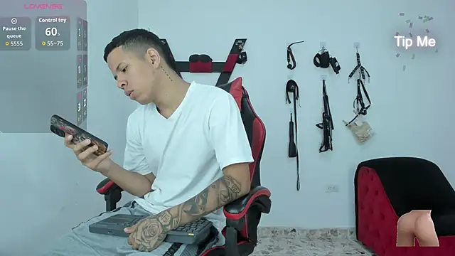 Steven19 LatinBoy online show from 11/15/25, 11:29