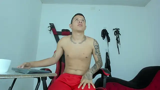 Steven19 LatinBoy online show from 01/17/26, 12:10